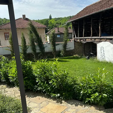 Chez Le Colonel Pool House * Dobromirka