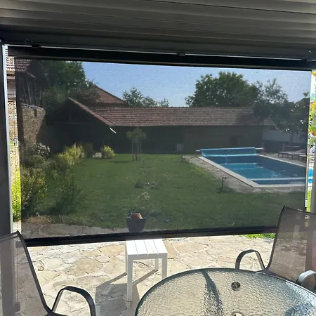 Chez Le Colonel Pool House *