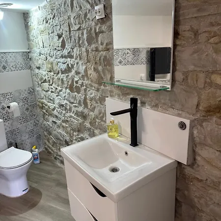 Chez Le Colonel Pool House * Dobromirka