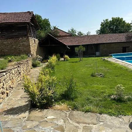 Chez Le Colonel Pool House בית הארחה