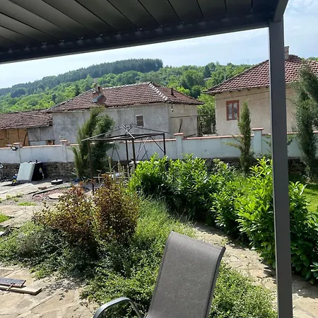 Chez Le Colonel Pool House בית הארחה