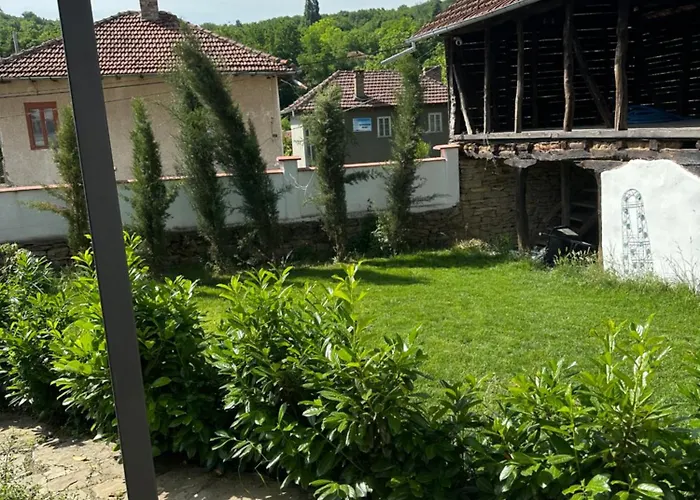 Chez Le Colonel Pool House * Dobromirka