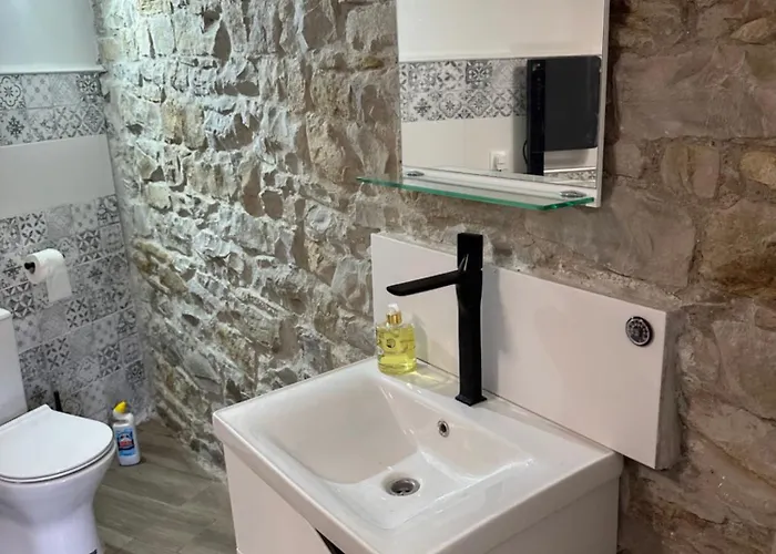 Chez Le Colonel Pool House * Dobromirka