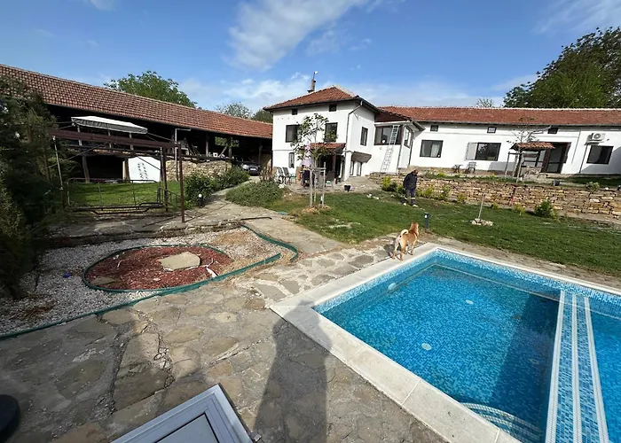 Pensiune Chez Le Colonel Pool House