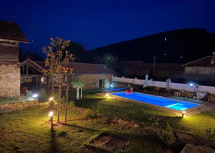 Chez Le Colonel Pool House *