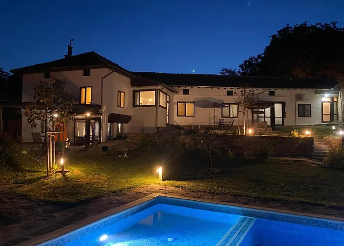 Chez Le Colonel Pool House Dobromirka