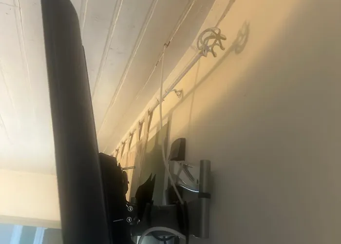 Chez Le Colonel Pool House Pensiune