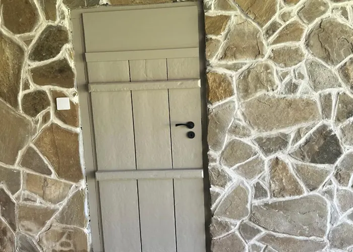 Chez Le Colonel Pool House Pensiune *